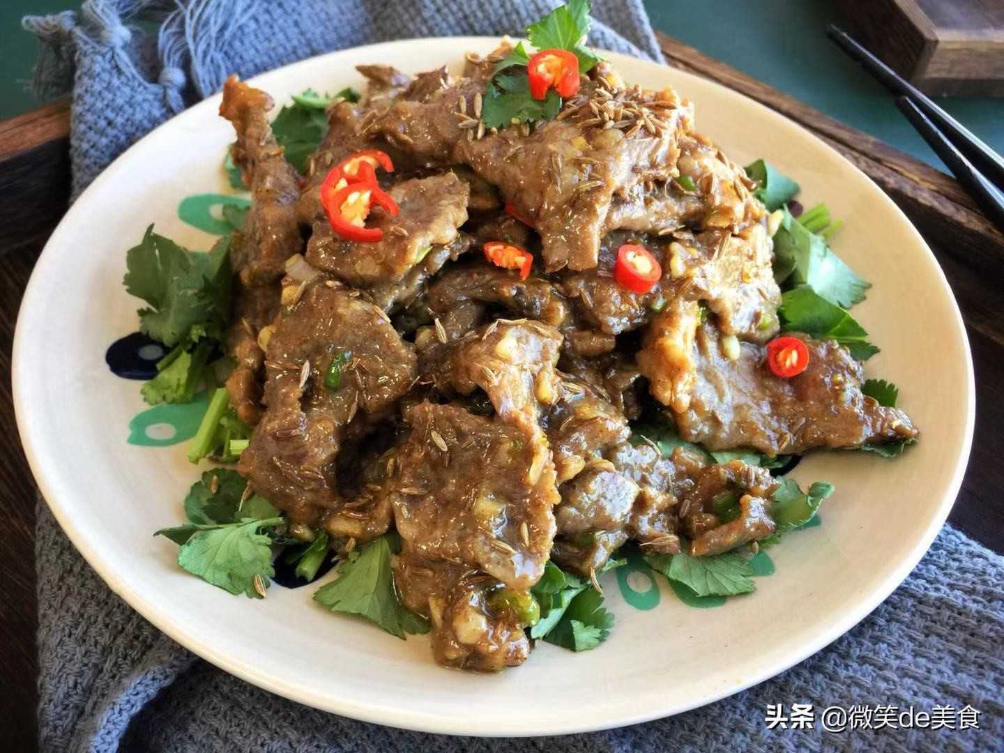 孜然牛肉的做法窍门（孜然牛肉的家常做法详细步骤）