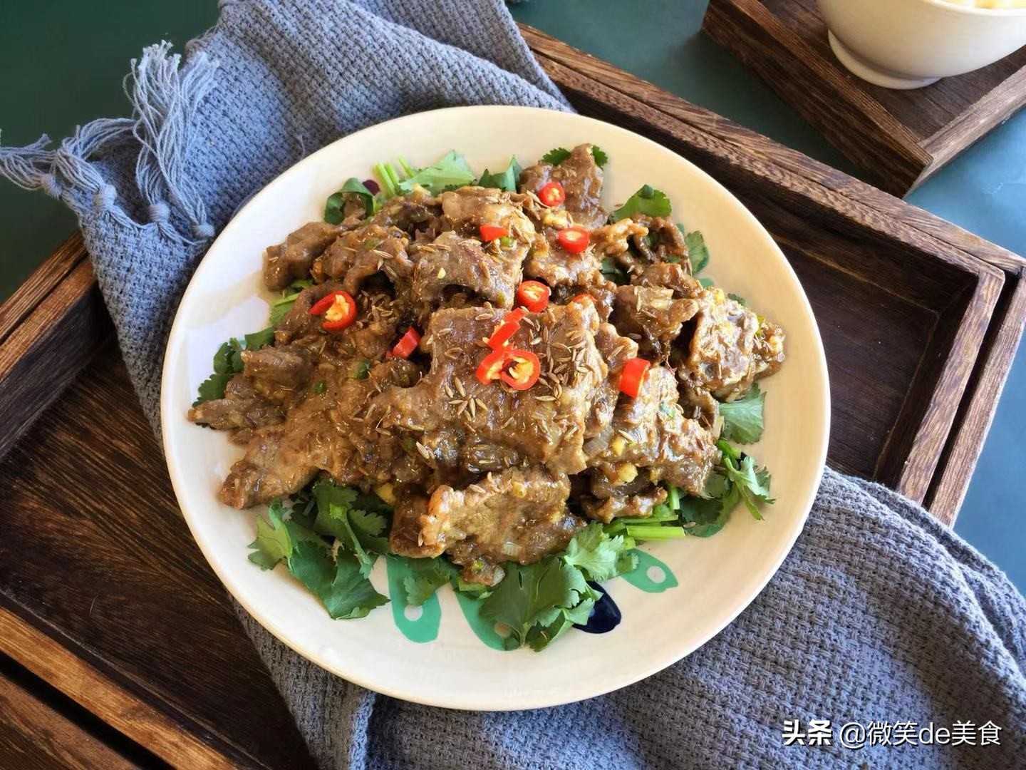 孜然牛肉的做法窍门（孜然牛肉的家常做法详细步骤）